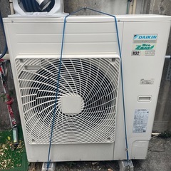 天カセ4馬力　業務用エアコンと室外機の画像