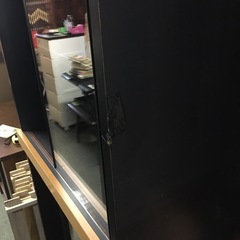 ガラス棚【F00976】の画像