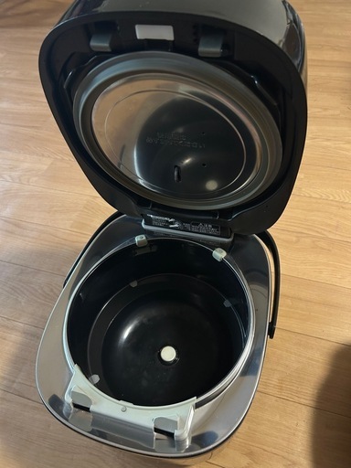 東芝 RC-18VST 炎匠炊き 真空圧力IHジャー炊飯器
