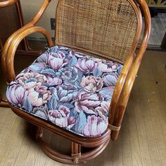 藤製　テーブル　椅子の画像