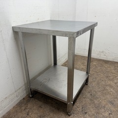 ステンレス　業務用　作業台　厨房　飲食店　W６００ｘD６００ｘＨ８００ｍｍの画像