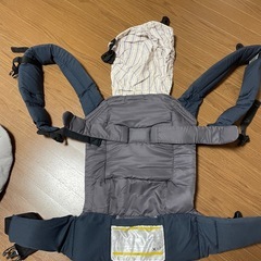 抱っこ紐　コンビ　インサート付きの画像