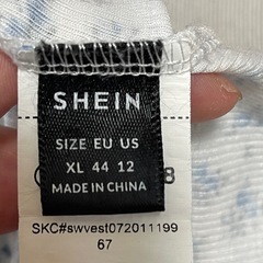 SHEIN 小花柄 キャミソール トップス XLサイズの画像