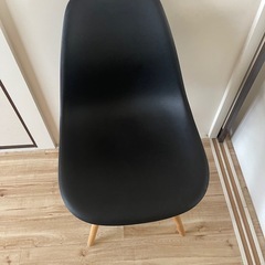 受け渡し予定　
イスの画像