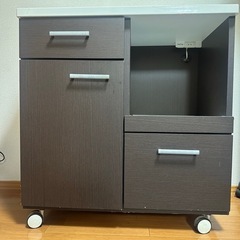電子レンジと電子レンジ台、作動確認積みの画像