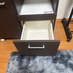 電子レンジと電子レンジ台、作動確認積みの画像