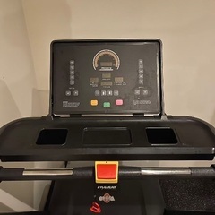 ランニングマシーン トレッドミルの画像