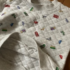 ベビー服　トレーナー4枚とズボンの画像