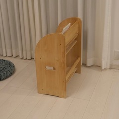 パイン材の絵本ラック　引き取り限定の画像