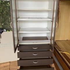 格安‼️食器棚🌟収納多数！の画像