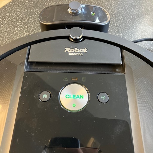 値下げ！！新2602-1037 iRobot Roomba ロボット掃除機 R980060 ブラック 年式表記なし 通電確認済み キズ