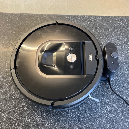 値下げ！！新2602-1037 iRobot Roomba ロボット掃除機 R980060 ブラック 年式表記なし 通電確認済み キズ汚れ有り