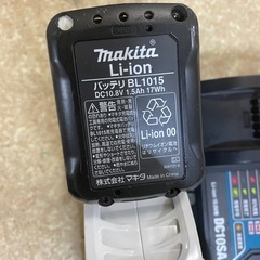Makita マキタ CL107FD 充電式クリーナー 掃除機 充電器付の画像