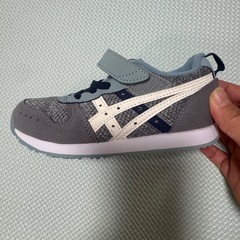asics kids17.5靴新品の画像