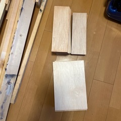 端材　いろんな長さの木材の画像