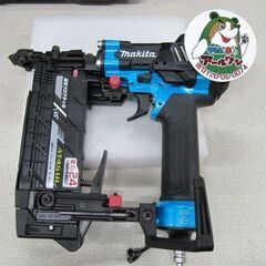 🌲【大工道具】入荷！超美品!! マキタ 50㎜ 高圧フロアタッカ AT451HM【高価買取!!地域最大級の大工道具販売数！】の画像