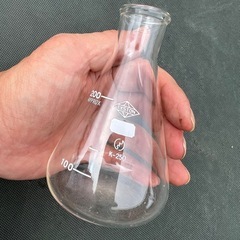 三角フラスコの画像