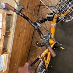 【チェーン新品！】 LEDオートライト　6段変速　20インチ折りたたみ自転車　オレンジの画像