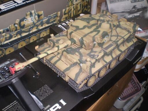 1/24　RCバトルタンク　タイガーI　初期型　迷彩仕様　完成品ラジコン戦車　東京マルイ