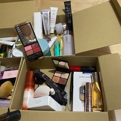 100点★
おまとめ化粧品の画像