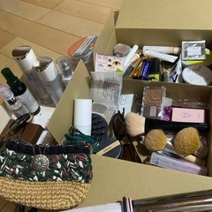 100点★
おまとめ化粧品の画像