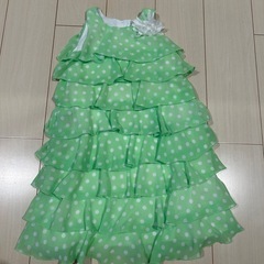 130センチ女の子服　まとめドレス、寝巻き、ハンテンなどの画像