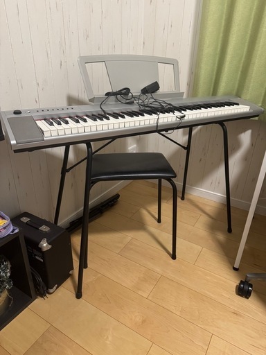 【再掲載　再値下げ】YAMAHA NP31S piaggero シルバー　電子ピアノ　取説とスタンドと椅子付