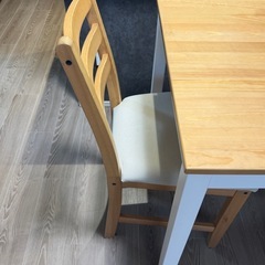IKEA ダイニングテーブル + 椅子2脚セット 2人用 75cm × 75cm の画像