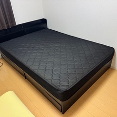引き出し収納付きダブルベッド(2口コンセント有り)  　極厚マットレス付き の画像