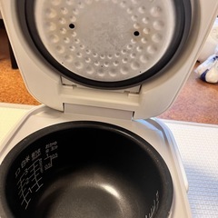 TIGER　炊飯器　3合炊き　の画像