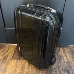 美品 Cirrus 黒 TSAロック付 スーツケース キャリケース 機内持ち込みサイズの画像