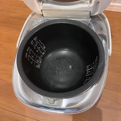 TOSHIBA 炊飯器　RC-10VRDの画像