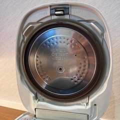 TOSHIBA 炊飯器　RC-10VRDの画像