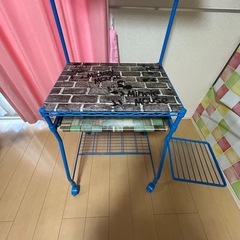 パソコンデスクの画像