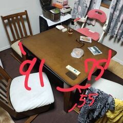 無料🆓テーブルセットと収納棚　の画像