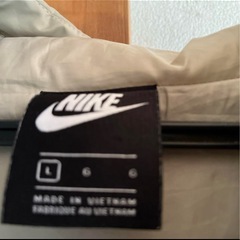 NIKEダウンの画像