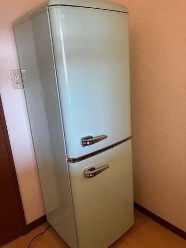 レトロ冷蔵庫　2022年製❗️130L