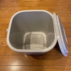 蓋付き　四角バケツ　１０ℓの画像