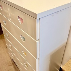 【配送可!】アルファタカバ ポップスター 幅75cm5段タイプ パステルブルー 木製 完成品 日本製 キッズチェスト ベビーチェスト 子供用タンス チェスト タンス 子供部屋 収納 大容量収納 大川家具 ハート デザイン ホワイト チェスト 6段 タンス 引き出し パステルカラー ガーリー 収納家具 カラフル 子供 こども 子ども 箪笥 整理箪笥の画像