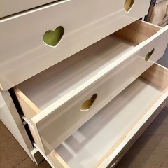 【配送可!】アルファタカバ ポップスター 幅75cm5段タイプ パステルブルー 木製 完成品 日本製 キッズチェスト ベビーチェスト 子供用タンス チェスト タンス 子供部屋 収納 大容量収納 大川家具 ハート デザイン ホワイト チェスト 6段 タンス 引き出し パステルカラー ガーリー 収納家具 カラフル 子供 こども 子ども 箪笥 整理箪笥の画像