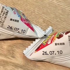 モンスターエナジー355ml １本 ＆ プリッツ バター味 22.5g １つ ＆  チョコ菓子 3g １つ ＆ 清涼菓子 3g １つの画像