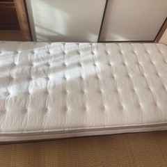 シングルベッド
の画像