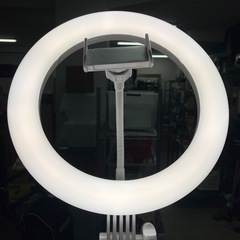 A2510-363  LEDリングライト USBケーブル付き 調光可能 角度調節可能 キズ 汚れありの画像