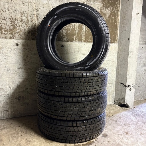 B-35 タイヤ 中古 DUNLOP STUDLESS WINTERMAXX SJ8＋ 215/70R16