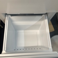 【中古】¥14800　ハイセンス　2ドア冷蔵庫　135リットル 【IJ89】の画像