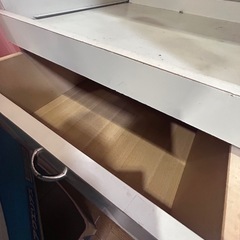耐震突っ張り付き棚の画像