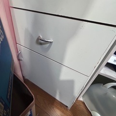 耐震突っ張り付き棚の画像