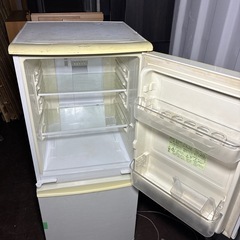 冷蔵庫　SHARPの画像