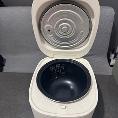 炊飯器
の画像