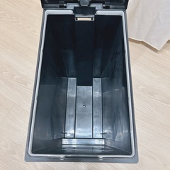 30リットル　ゴミ箱　プラッツ　ペダル式　ゴミ箱の画像